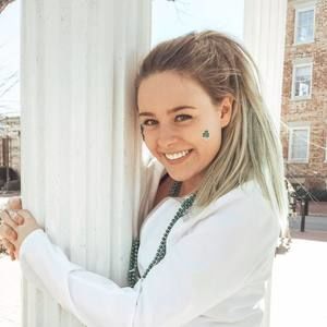 Meet your Posher, Kayla